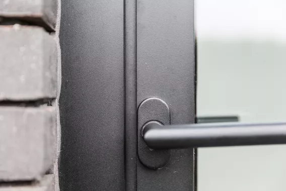 hout-alu Flatline deur met bijpassende dubbele deurkruk